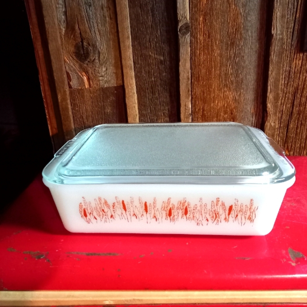 Proctor-Silex Covered Casserole Refrigerator Dish Wheat Pattern